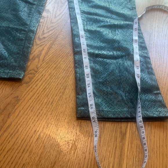 NWT Joes Jeans High Rise Straight Leg Crop Green Faux Snake Scaled Bistro 31 - Picture 10 of 12